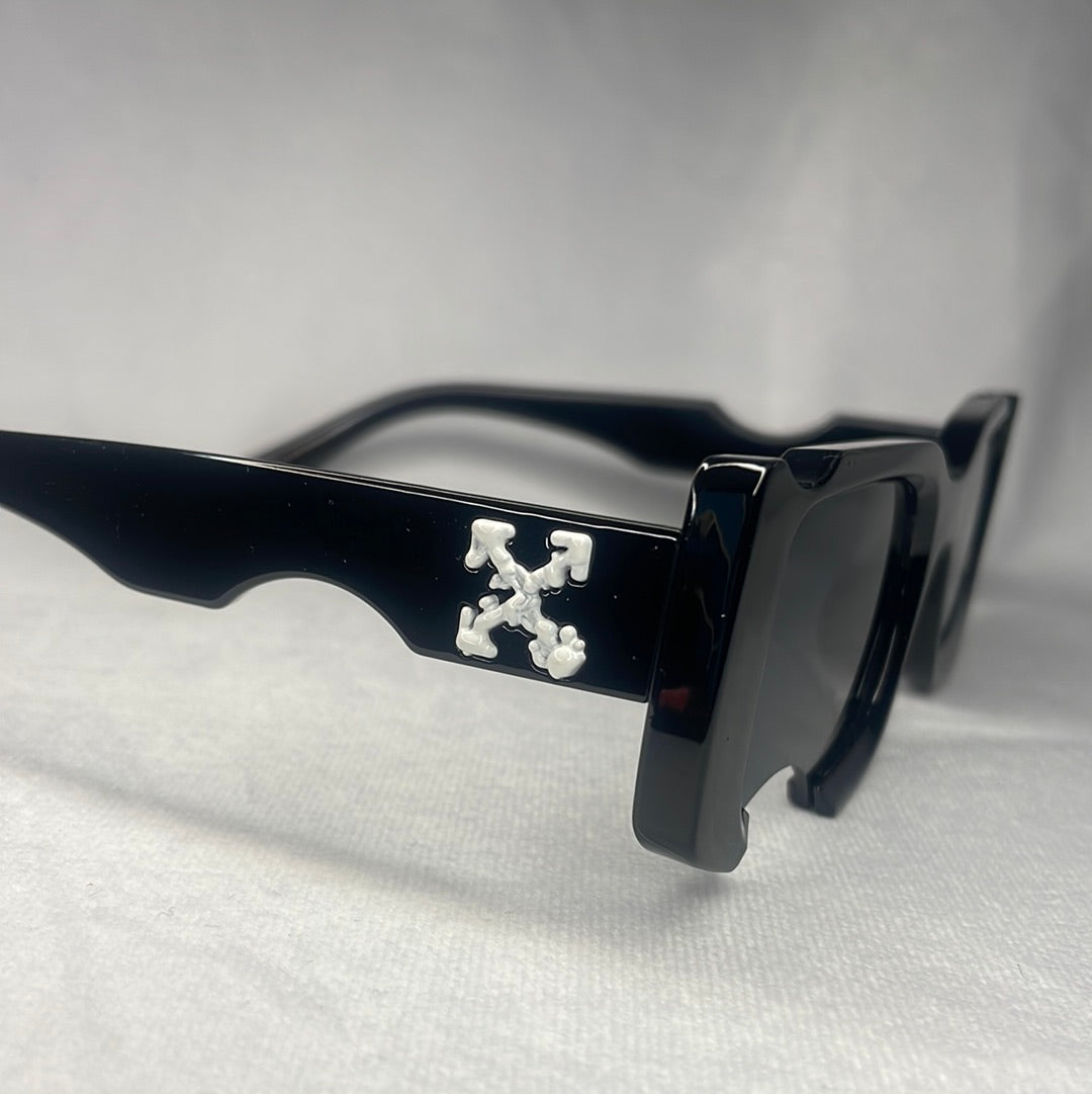 Pick Up The Pieces Black/White