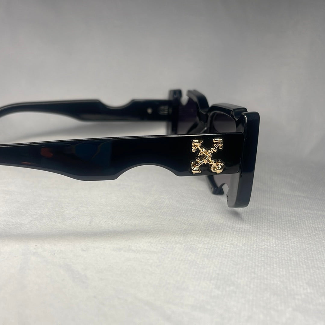 Pick Up The Pieces Black/ Gold